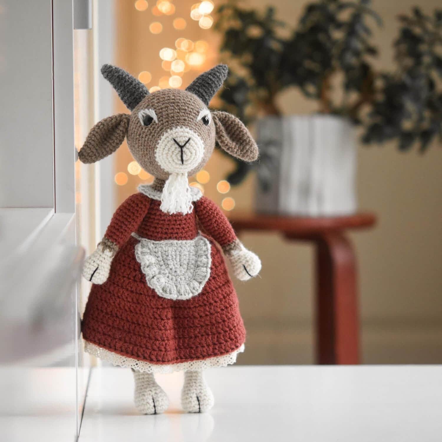 37 Goat Crochet Patterns to Stitch: Farm Animals, Amigurumi, and Whimsical Goats 4 Mama Goat Crochet