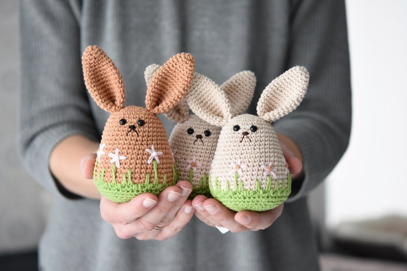 Frühlingshase Amigurumi Anleitung, Häkelanleitung, Osterhase, Hasenei, Anleitung, Rezept Bild 1