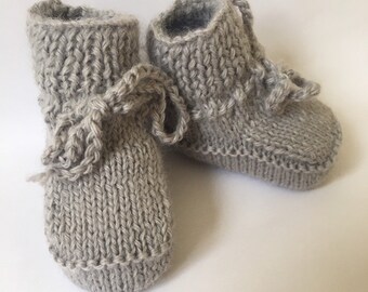 Leather soles wool handmade warm socks 0-6 m size alpaca soft baby neutral knit baby socks Neutral BOOTIES baby booties gift idea