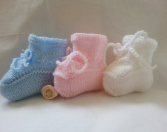 Baby Booties Hand Knitted White or Pale Blue or Pale Pink Newborn or 0 to 3 months or 6 Months Boy Girl Unisex UK Seller handmade gift