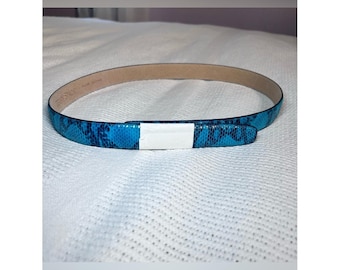 Cinturón de piel italiana de pitón turquesa sin hebilla estilo vintage Terry Stack para mujer, talla L