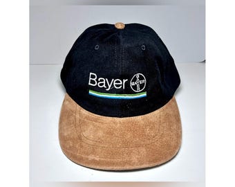 Gorra vintage Bayer de gamuza con visera ajustable y cierre trasero negro de Park Avenue