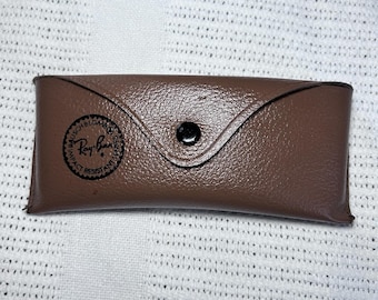 Gafas de sol Ray-Ban Bausch & Lomb vintage de cuero marrón con estuche rígido solamente.