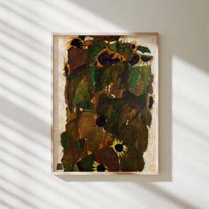 Peut inclure: Une impression d'art encadrée rectangulaire présentant une composition verticale de feuillage vert foncé et brun avec des fleurs de tournesol jaunes éparpillées. L'œuvre affiche un style pictural texturé aux tons terreux profonds et une bordure claire.