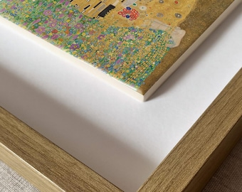 De kus – Gustav Klimt | Ingelijste handgemaakte keramische muurkunst