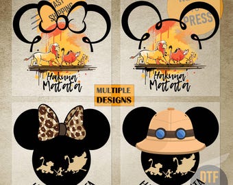 Puede incluir: Cuatro diseños con la frase "Hakuna Matata" con gráficos inspirados en Disney. Los diseños incluyen orejas de Mickey Mouse, lazos y sombreros de safari. Las imágenes también incluyen el texto "Ready Press" y "Fast Shipping".