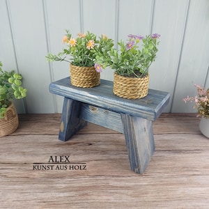 Blumenhocker, 30cm breit, handgefertigt, Pflanzenständer, nachhaltiges Massivholz geölt, echter Hingucker, Geschenk und Deko Idee