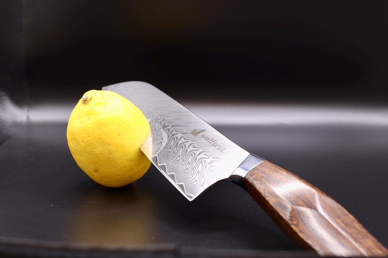 Santoku Damascus messenset – 6-delig inclusief broodmes en koksmes | 67 lagen handgesmeed Damascusstaal afbeelding 4