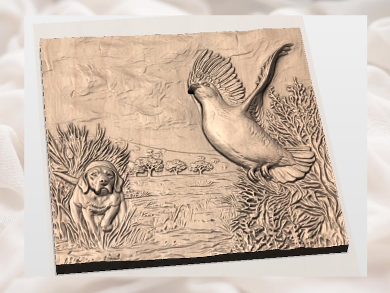 Puede incluir: Un detallado relieve que representa una escena de caza. Un perro corre por la hierba alta, mientras un p&aacute;jaro alza el vuelo. La obra de arte est&aacute; realizada en tonos marrones, con una superficie texturizada, y est&aacute; montada sobre una base negra.