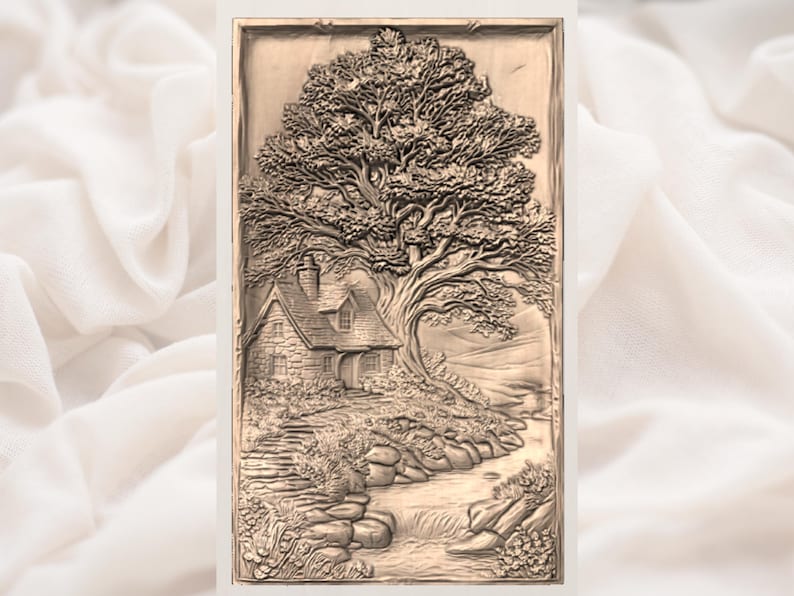 Puede incluir: Un detallado relieve tallado representa una pintoresca escena de caba&ntilde;a. La obra de arte presenta una casa de piedra con chimenea, un gran &aacute;rbol y un r&iacute;o que fluye. El relieve est&aacute; enmarcado y tiene un tono c&aacute;lido y terroso, lo que sugiere un tema r&uacute;stico o natural.