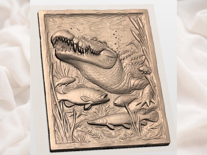 K&ouml;nnte beinhalten: Ein rechteckiges Relief in Bronzefarbe, das ein Alligator in einer Sumpfszene darstellt. Der Kopf des Alligators ist prominent, mit sichtbaren Z&auml;hnen. Fische und Wasserpflanzen sind ebenfalls in das Relief geschnitzt, wodurch eine detaillierte Unterwasserumgebung entsteht.