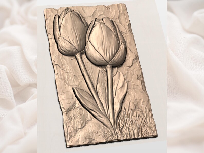 Op de afbeelding: Een witte keramische mok met een kleurrijk bloemmotief. De mok heeft een oor en een glanzende afwerking. De bloemen zijn in roze, paarse en gele tinten, met groene bladeren. Geschikt voor warme dranken.