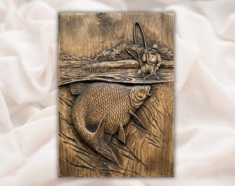 Scena wędkarska 3D Relief STL | Rzeźba CNC z usłojeniem drewna i rybą rybaka | Rustykalna dekoracja ścienna nad jeziorem | Aspire, VCarve Pro, Carveco, Fusion 360, ArtCAM