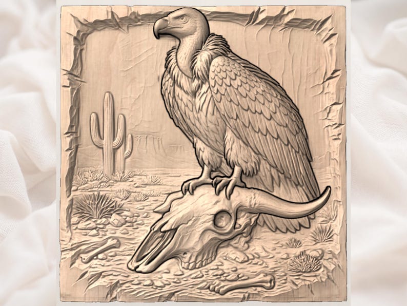 Puede incluir: Una detallada talla de madera representa un buitre posado sobre una calavera con cuernos, ambientada en un paisaje des&eacute;rtico con un cactus y huesos. La obra de arte est&aacute; representada en tonos marrones, mostrando texturas y sombras intrincadas.