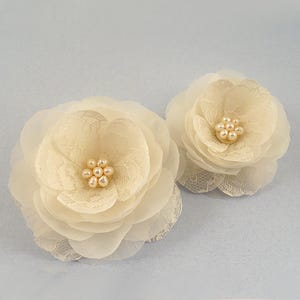 Vintage Style Lace Wedding Hair Flowers, Bridal Hair Flowers, Bridal Flower Headpiece, Ivory Silk Wedding Headpiece with Freshwater Pearls