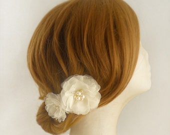 Freshwater Pearl Bridal Hair Flower,  Pure Silk Bridal Hair Clip,Ivory Wedding Hair Flower, Spring Wedding Hair Accessory, Swarovski Crystal