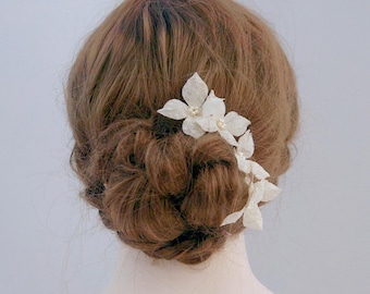 White Lace Flower Bridal Comb, Pearl Wedding Headpiece