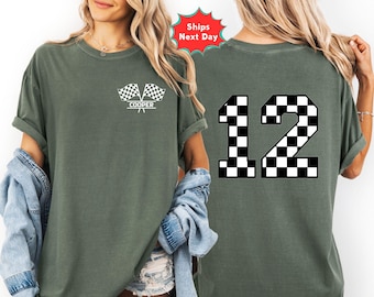 Camiseta Comfort Colors® personalizada para el día de la carrera, camiseta retro a cuadros con número