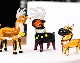 ガラスの鹿、吹きガラスの鹿の置物、ガラスの鹿の飾り、ガラスの鹿の