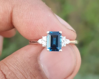 Emerald Cut London Blue Topaas-ring, sterlingzilveren beloftering
