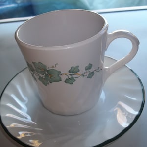 4 Corelle Callaway AKA Ivy 8 oz Cups with Saucers