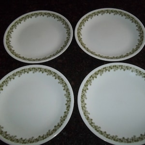 4 Lunch Plates Corelle, Spring Blossom AKA Crazy Daisy 8 1/2&quot;