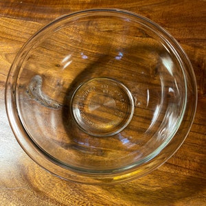 Clear Pyrex # 322, 1Quart/1Liter Mixing Bowl