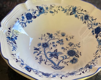 1 tazón para servir con diseño floral azul de Danubio Azul de 8" con capacidad para 1 cuarto de galón