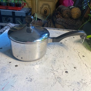1 Quart Farberware  Pot & Lid, Stainless Steel