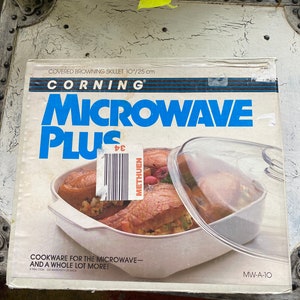 NIB Corning Ware White MW-A-10  With Lid, 10" x 10" x2" Casserole/Baking Pan