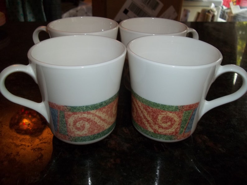 4 Corelle Sand Art CupsMugs Made in the USA
