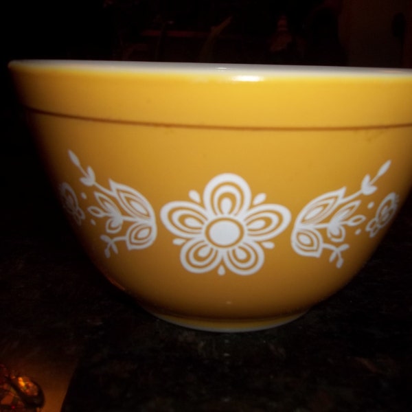 Golden Butterfly, 401 Vintage Pyrex Nesting Mixing Bowl 1.5Pint 750 ML