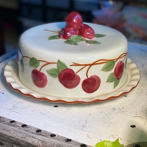 1 Franciscan Apple Large Covered Cake Plate 12.5&quot;