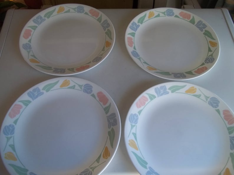 4 Corelle Friendship Dinner Plates Made in the USA