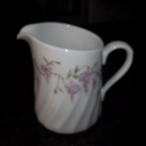 Corelle/Corning Wisteria Creamer