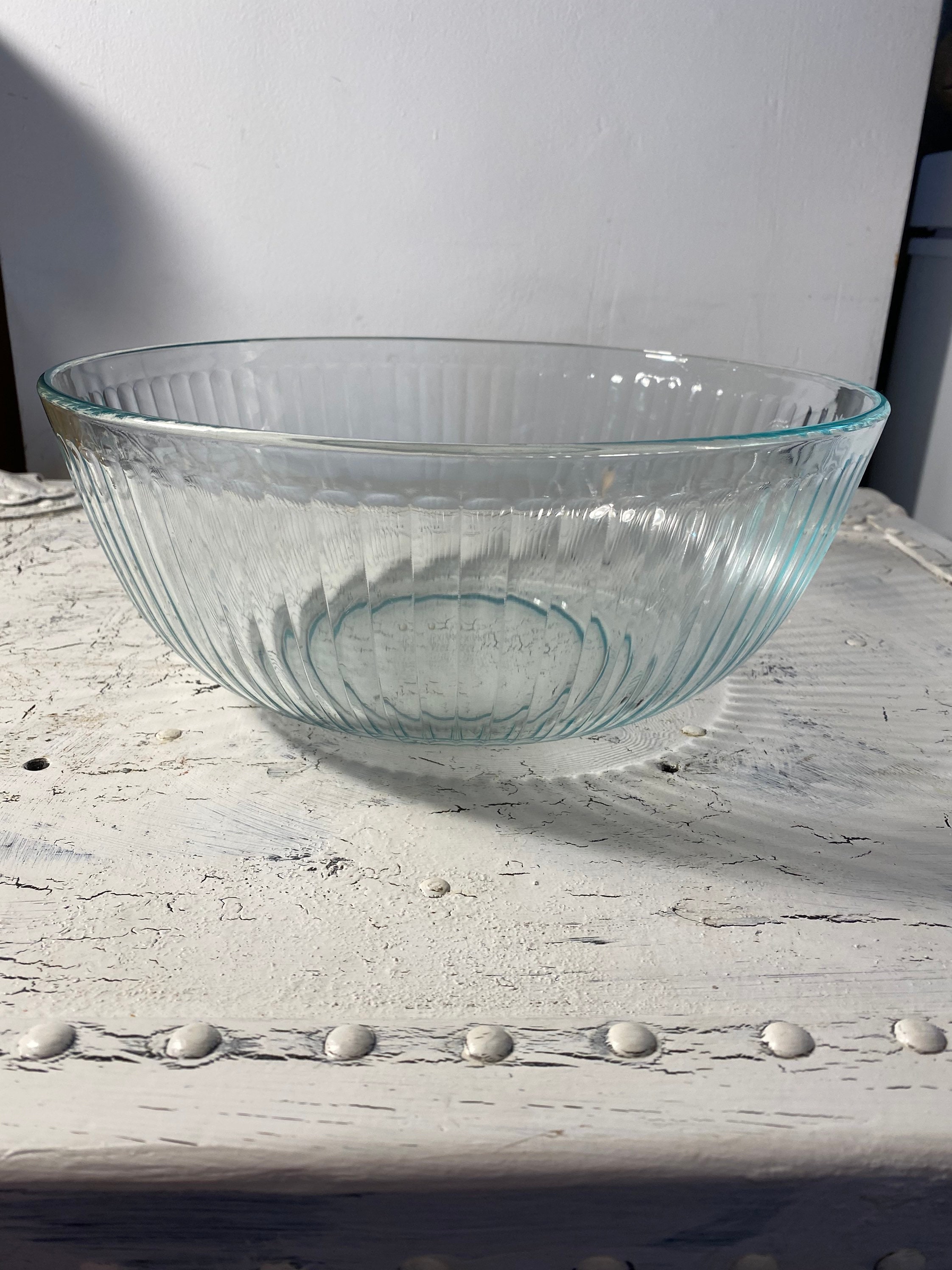 4-Quart Pyrex Mixing Bowl - The Clever Carrot