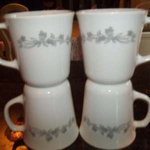Set of 4 Ribbon Bouquet Corelle Mugs