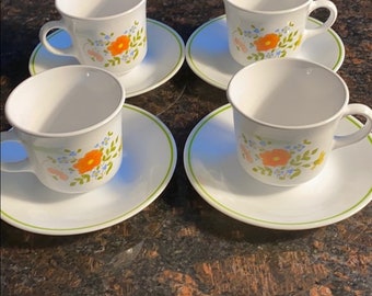 Set of 4  Wildflowers Corelle Coffee/Tea Cups and Saucers