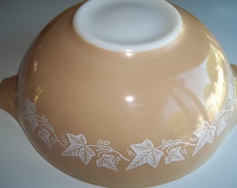 Ivy  aka Sandalwood, Pyrex#444, Vintage, Cinderella  Mixing Bowl 4 Quart