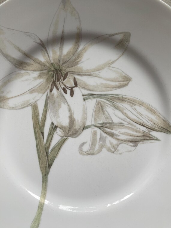 4 Corelle White Flower 10.75 Dinner Plates Etsy
