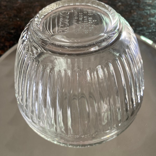 Clear,Ribbed Pyrex # 7401-S, 3 Cup, 750ml  Bowl