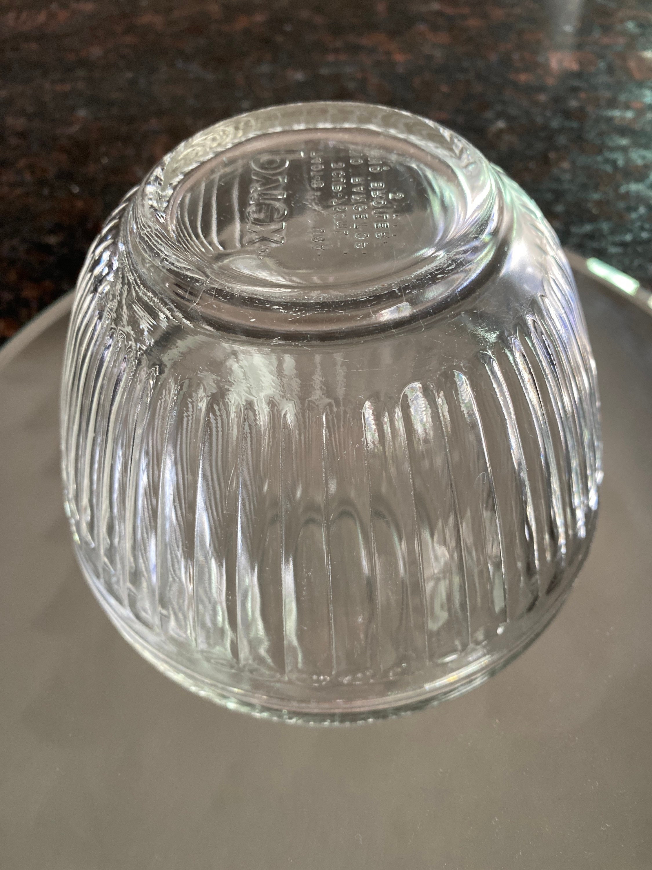 One Pyrex 3 Cup Ribbed Clear Rim Glass Bowl 