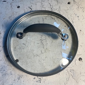 Cuisinart - Caphalon -  Kitchen Aid-  Glass lids 9 1/4" No Makers Mark