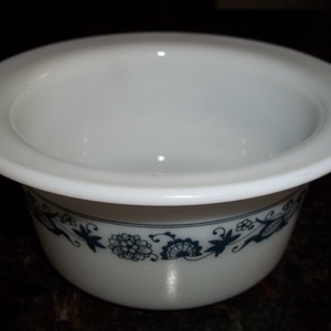 Old TownRound Margarine/Butter Dish Pyrex Made in the USA