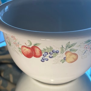1 Corelle Coordinated Chutney Stoneware Mixing Bowl  1 Quart