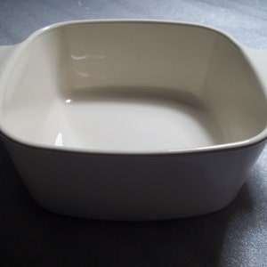 Corning Ware  1 1/2 Quart/ 1 1/2 Liter Beige AKA Sandstone A-1 1/2-B