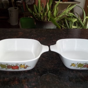 2 Corning Ware Petite Pan P-41 1 3/4 Cup , Spice of Life,