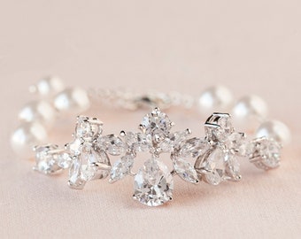 Bridal Bracelet Pearl Wedding Earrings, Crystal Wedding Bracelet, Pearl Bridal jewelry Set, Crystal Bracelet,  Claire Bridal Bracelet