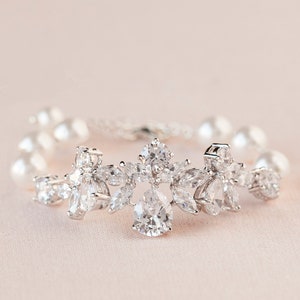 Bridal Bracelet Pearl Wedding Earrings, Crystal Wedding Bracelet, Pearl Bridal jewelry Set, Crystal Bracelet,  Claire Bridal Bracelet