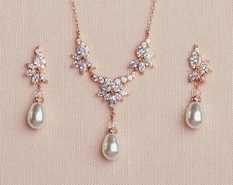 Pearl Bridal Necklace, Swarovski Pearl and Crystal Wedding Jewelry, Bridal Earrings, Wedding Necklace, Bridal Earrings, Madelyn Jewelry SET